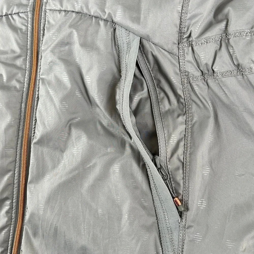 Lululemon Spring Fling Silver Polka Dot Lightweight Down Puffer Jacket‎ Ruffle S